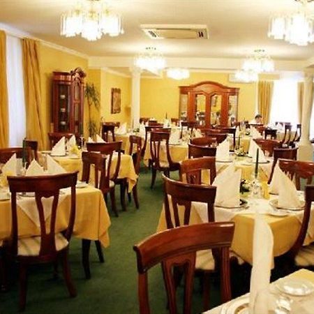 Monte-Nelly Hotel Bucarest Extérieur photo