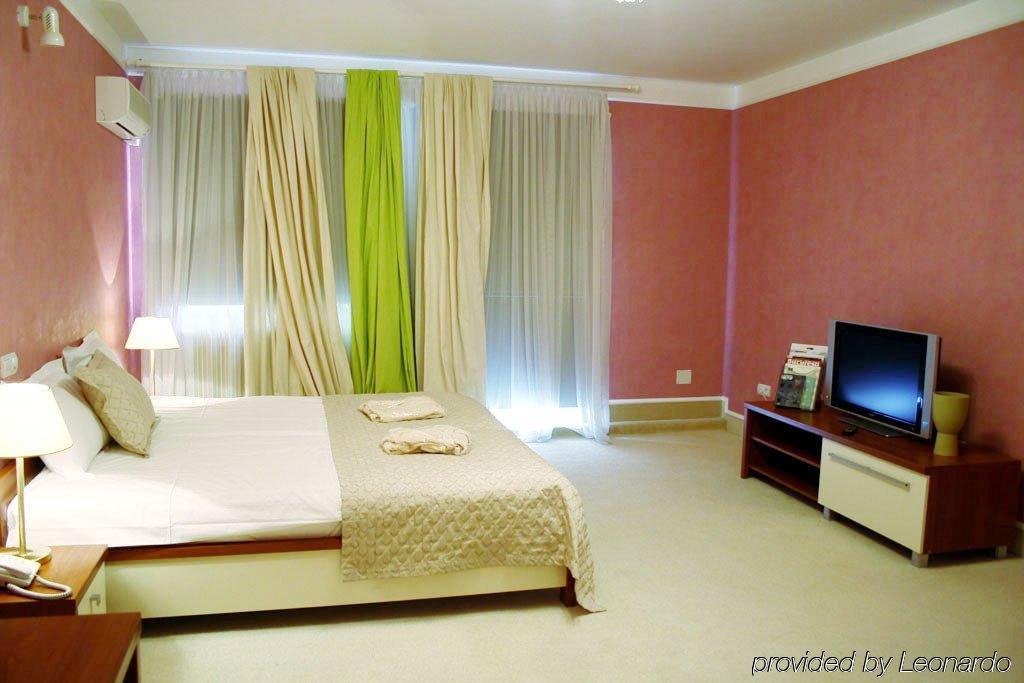 Monte-Nelly Hotel Bucarest Extérieur photo