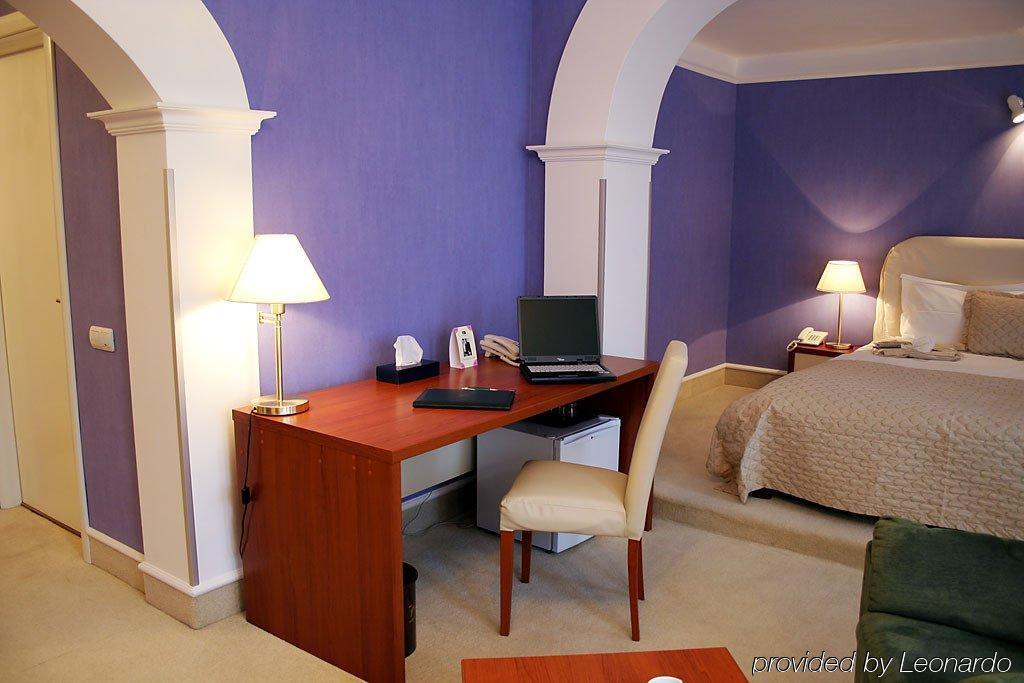 Monte-Nelly Hotel Bucarest Extérieur photo